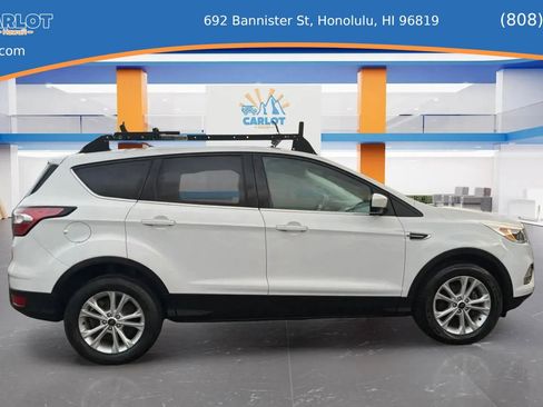 Used 2018 Ford Escape SE w/ Ford Safe & Smart Package image 9