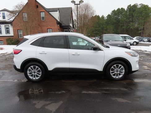 Used 2022 Ford Escape SE w/ Convenience Package image 9