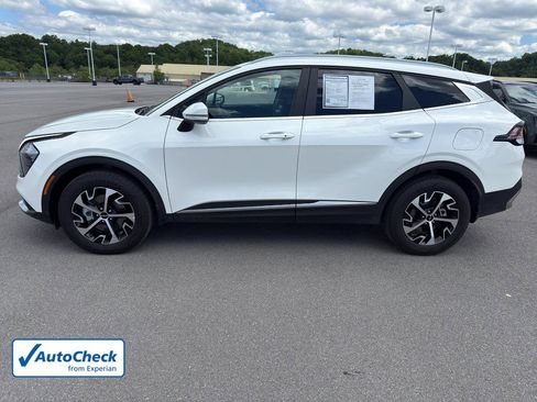 Used 2023 Kia Sportage EX AWD/4WD image 2