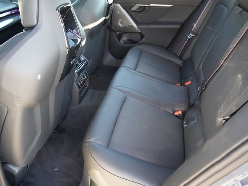 Used 2025 BMW M5 Touring image 37