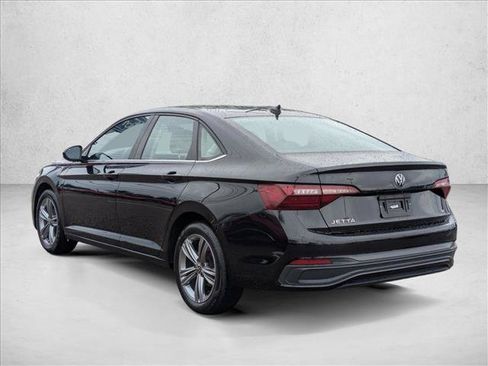 Used 2024 Volkswagen Jetta SE FWD image 8