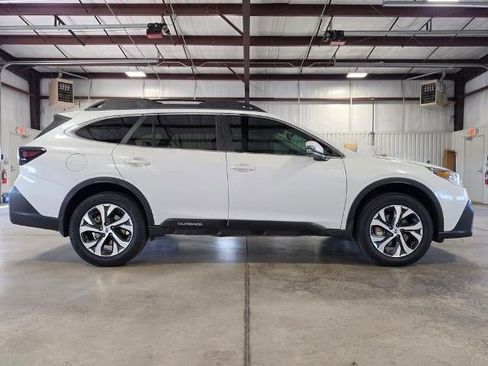 Used 2021 Subaru Outback Limited w/ Tech Package 3 AWD/4WD image 6
