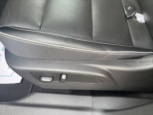 Used 2023 Buick Envision Essence FWD image 18