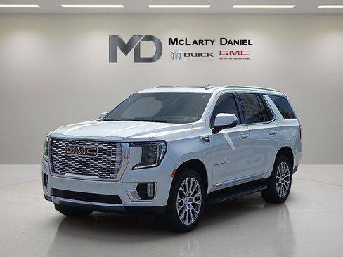 Used 2023 GMC Yukon Denali AWD/4WD image 2