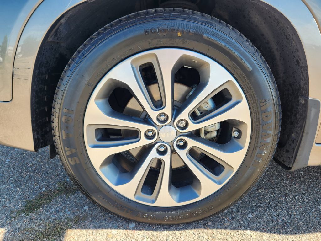Used 2014 Kia Sorento SX w/ 3rd Row Package FWD image 19