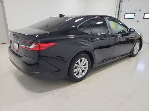 Used 2025 Toyota Camry LE FWD image 6