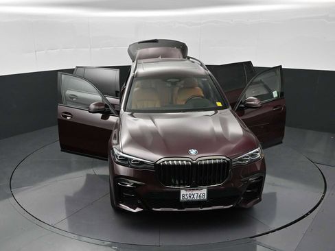 Used 2021 BMW X7 xDrive40i w/ M Sport Package AWD/4WD image 34