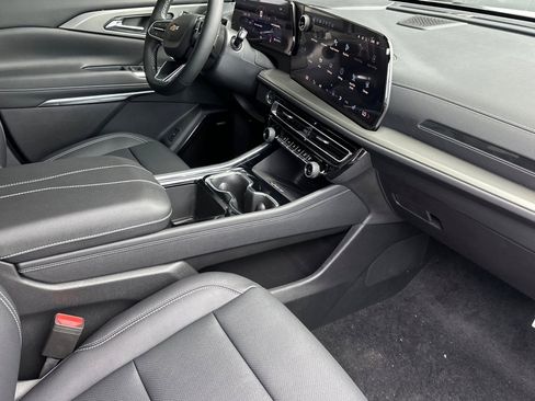 New 2025 Chevrolet Traverse LT w/ Enhanced Driving Package image 18