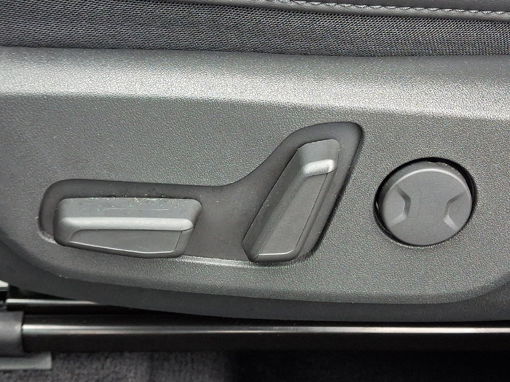 Certified 2025 Kia Niro EX w/ EX Cold Weather Package FWD image 27
