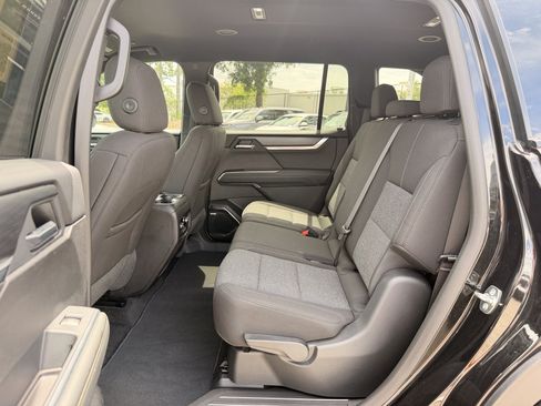 Used 2025 GMC Acadia Elevation FWD image 29