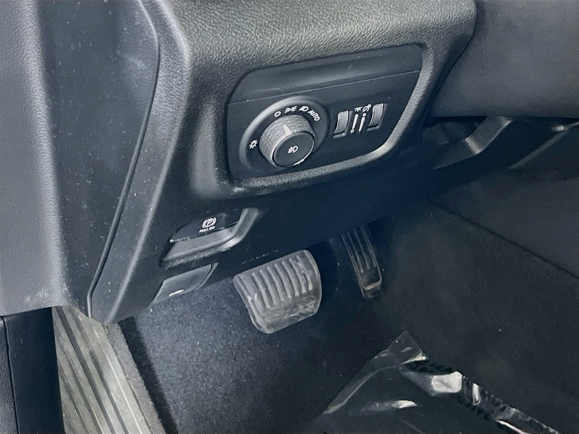 Used 2023 Jeep Grand Cherokee Limited AWD/4WD image 10