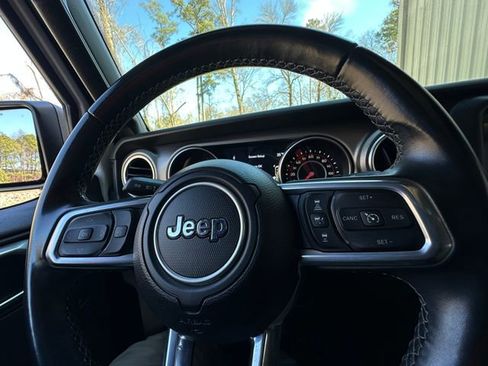 Used 2021 Jeep Wrangler Unlimited Rubicon w/ Dual Top Group AWD/4WD image 21