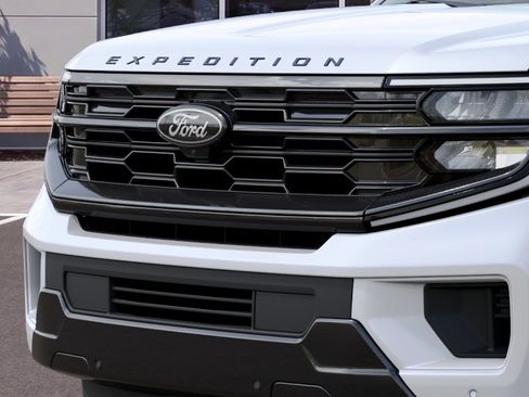 New 2027 Ford Expedition Platinum w/ Stealth Appearance Package AWD/4WD image 17
