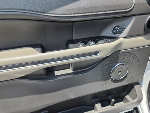 Used 2020 Ford Expedition XLT w/ Equipment Group 202A RWD image 9
