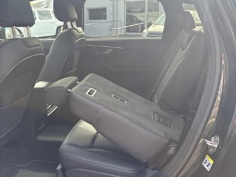 Used 2025 Audi Q7 3.0T Premium Plus AWD/4WD image 19
