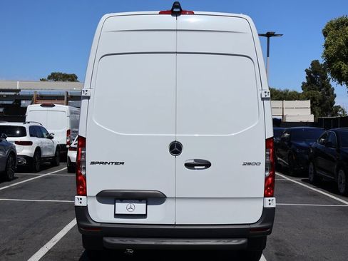 Used 2025 Mercedes-Benz Sprinter 2500 image 5