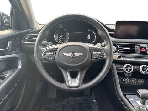 Used 2023 Genesis G70 2.0T image 12