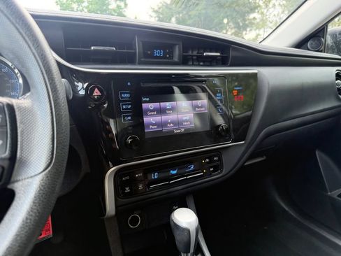 Used 2019 Toyota Corolla LE FWD image 21