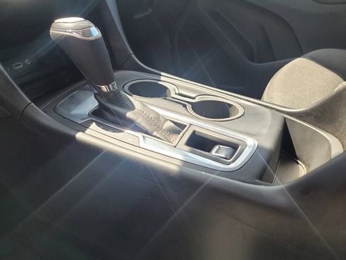 Used 2020 Chevrolet Equinox LT w/ LPO, Floor Liner Package FWD image 26