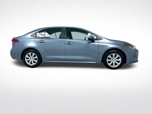 Certified 2022 Toyota Corolla LE image 2