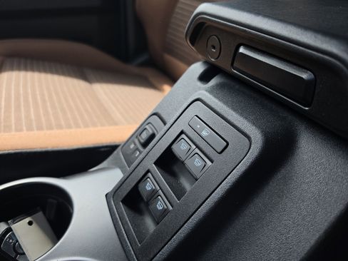 Used 2023 Ford Bronco Outer Banks AWD/4WD image 35