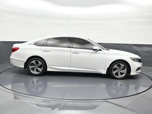 Used 2020 Honda Accord EX image 6