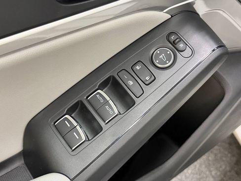 Used 2025 Acura Integra FWD image 13