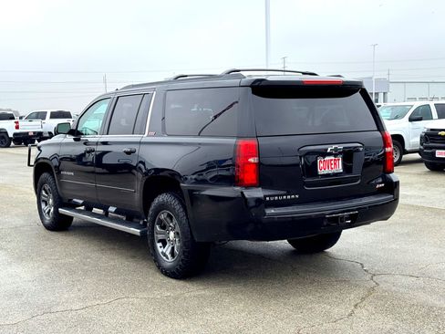 Used 2016 Chevrolet Suburban LT image 9