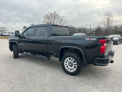 Used 2024 Chevrolet Silverado 2500 Custom w/ Custom Value Package image 5