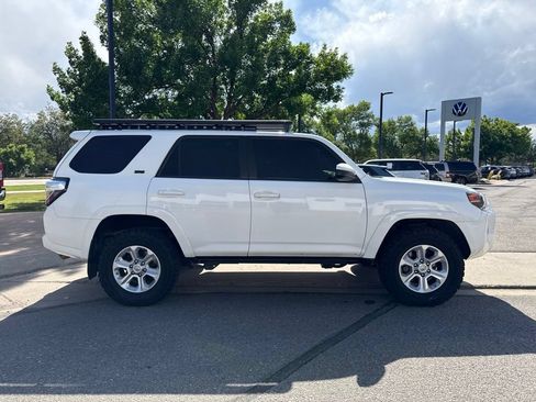 Used 2020 Toyota 4Runner SR5 AWD/4WD image 6