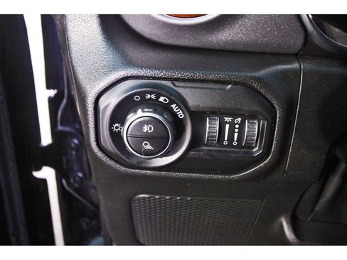 Used 2022 Jeep Gladiator Mojave w/ Cold Weather Group image 20