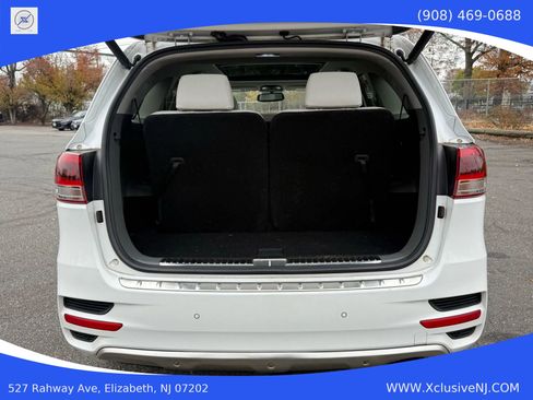 Used 2017 Kia Sorento SX image 31