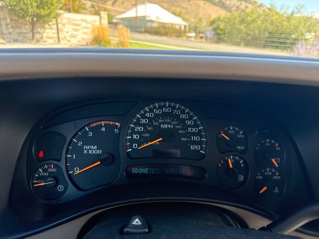 Used 2005 Chevrolet Silverado 2500 LT w/ Heavy-Duty Power Package AWD/4WD image 20