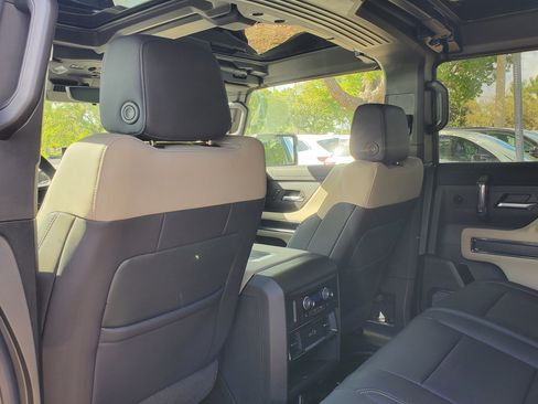 New 2026 GMC Hummer EV SUV image 7