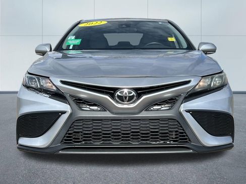 Used 2022 Toyota Camry SE image 3