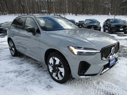 Certified 2024 Volvo XC60 T8 Plus w/ Protection Package Premier image 3