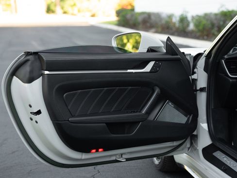 Used 2022 Porsche 911 Turbo S image 31