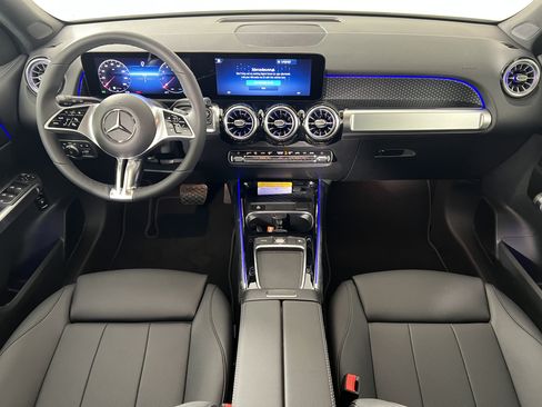 Used 2026 Mercedes-Benz GLB 250 4MATIC image 23