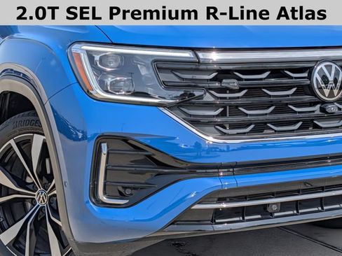 Used 2025 Volkswagen Atlas SEL Premium R-Line AWD/4WD image 3