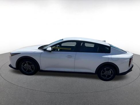 Used 2025 Kia K4 LXS image 11