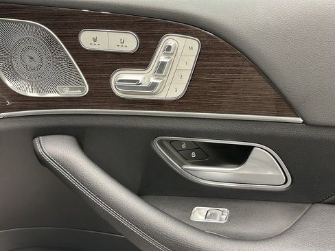 Certified 2025 Mercedes-Benz GLS 450 4MATIC image 18