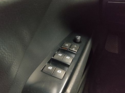 Used 2018 Toyota Camry LE image 27