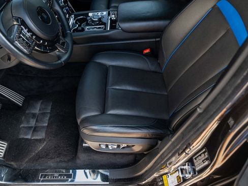 Used 2020 Rolls-Royce Cullinan Black Badge image 25