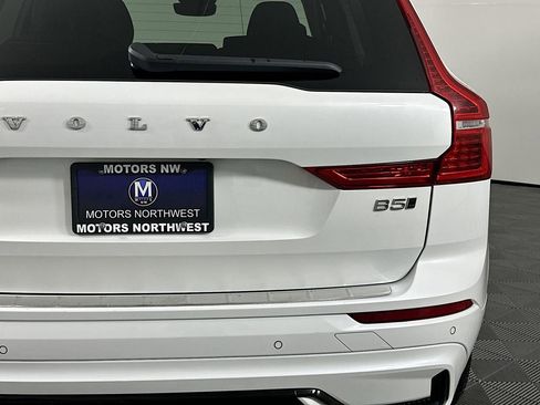 Used 2023 Volvo XC60 B5 Plus image 14