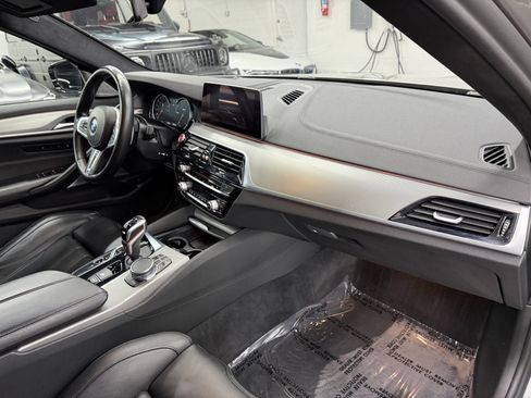 Used 2019 BMW M5 w/ Executive Package image 17
