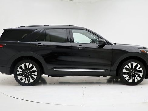 Used 2025 Ford Explorer Platinum w/ LUX Leather Package AWD/4WD image 3