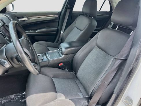 Used 2022 Chrysler 300 Touring w/ Sport Appearance Package RWD image 19