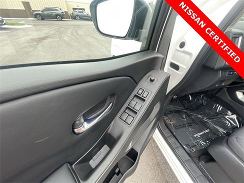 Certified 2025 Nissan Frontier SV image 13