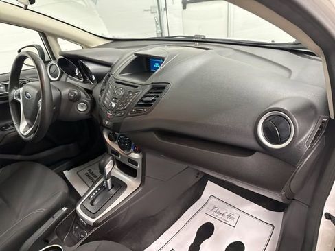 Used 2016 Ford Fiesta SE image 23