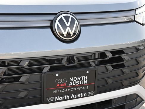 Used 2025 Volkswagen Tiguan S image 25